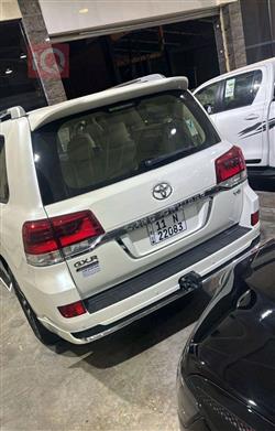 تۆیۆتا لاند کروزەر